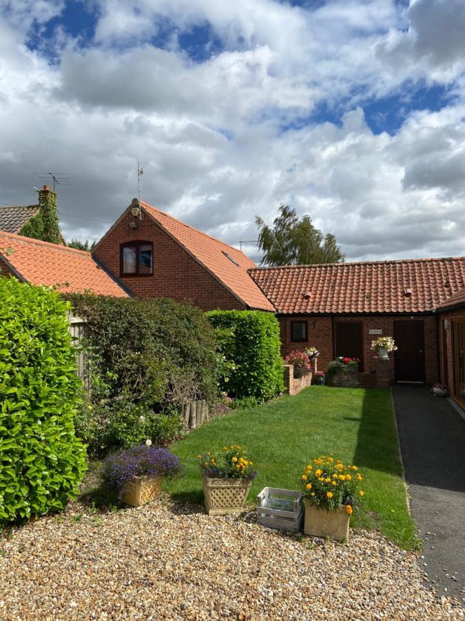 Willow Tree Cottages Newark-on-Trent  Экстерьер фото