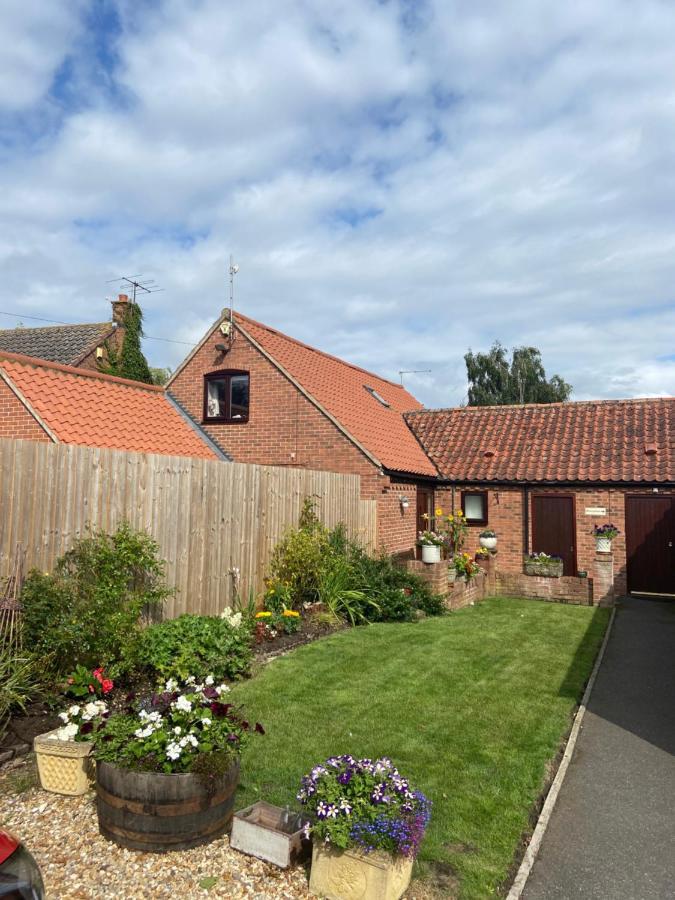 Willow Tree Cottages Newark-on-Trent  Экстерьер фото