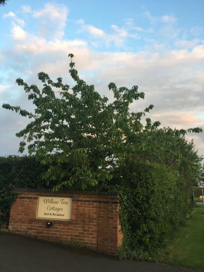 Willow Tree Cottages Newark-on-Trent  Экстерьер фото